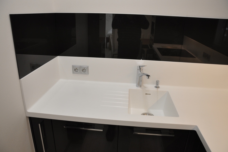 LAK LESK BLACK GRAPHITE / DYHA JABLOŇ / PD CORIAN