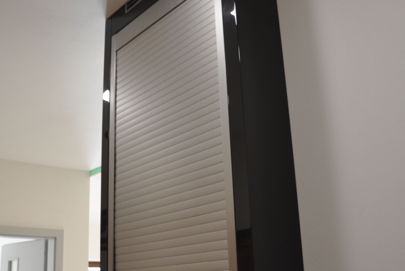 LAK LESK BLACK GRAPHITE / DYHA JABLOŇ / PD CORIAN