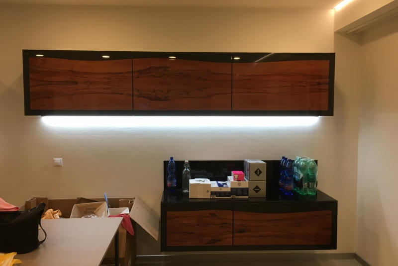 LAK LESK BLACK GRAPHITE / DYHA JABLOŇ / PD CORIAN