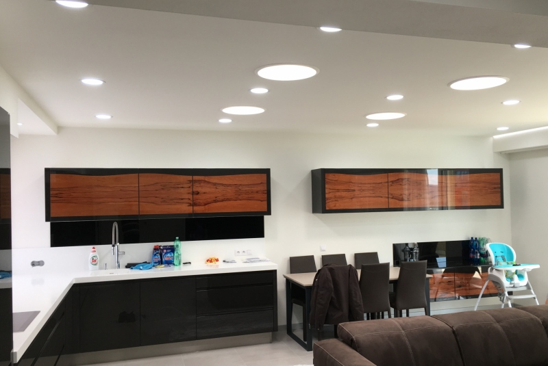 LAK LESK BLACK GRAPHITE / DYHA JABLOŇ / PD CORIAN
