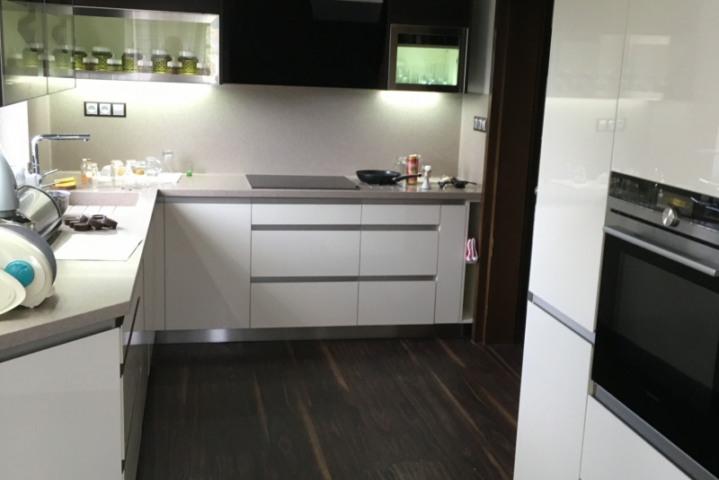 TOP FUTURO ALABASTER / PD CORIAN