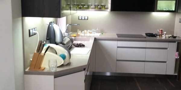 TOP FUTURO ALABASTER / PD CORIAN