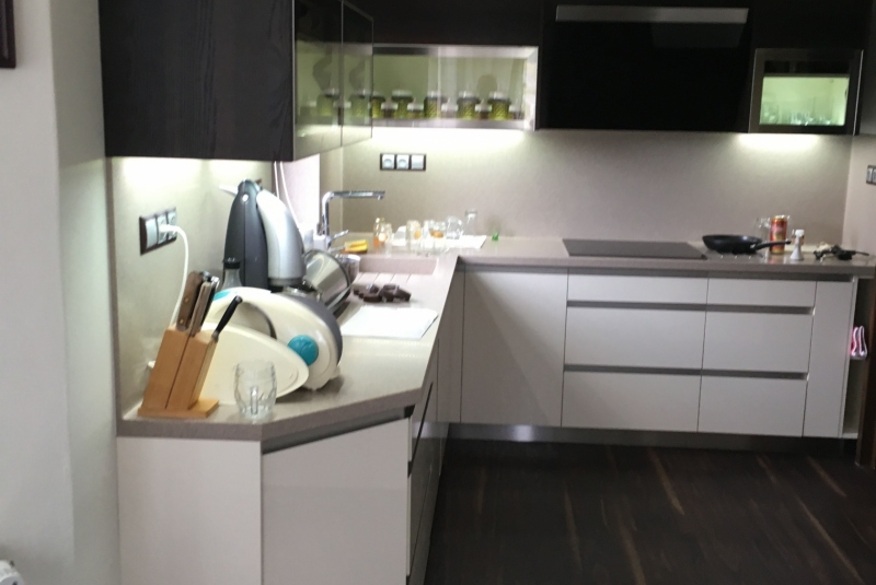 TOP FUTURO ALABASTER / PD CORIAN