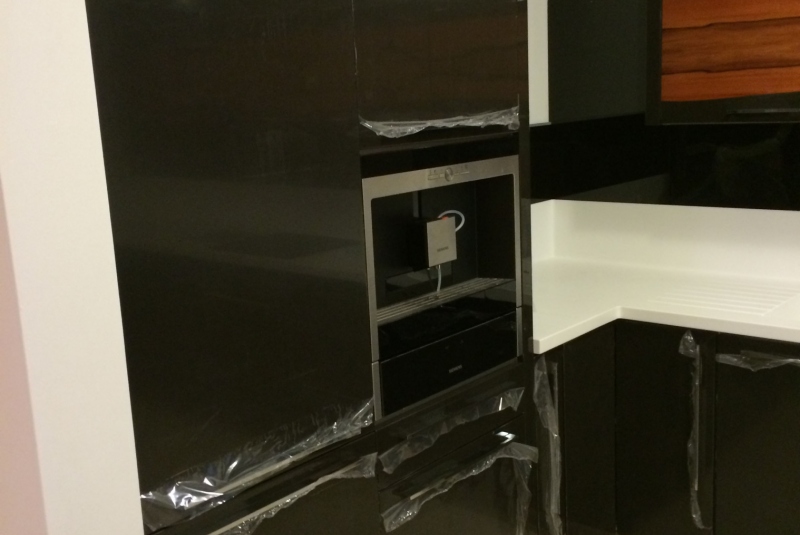 LAK LESK BLACK GRAPHITE / DYHA JABLOŇ / PD CORIAN