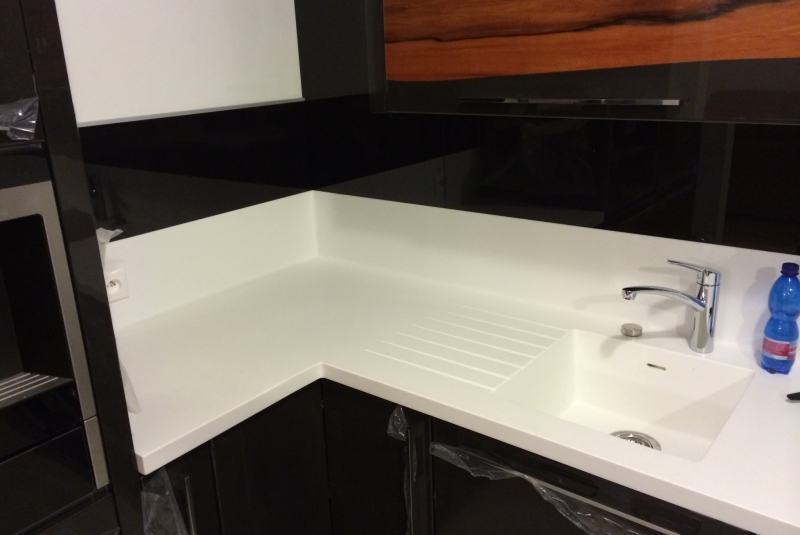 LAK LESK BLACK GRAPHITE / DYHA JABLOŇ / PD CORIAN