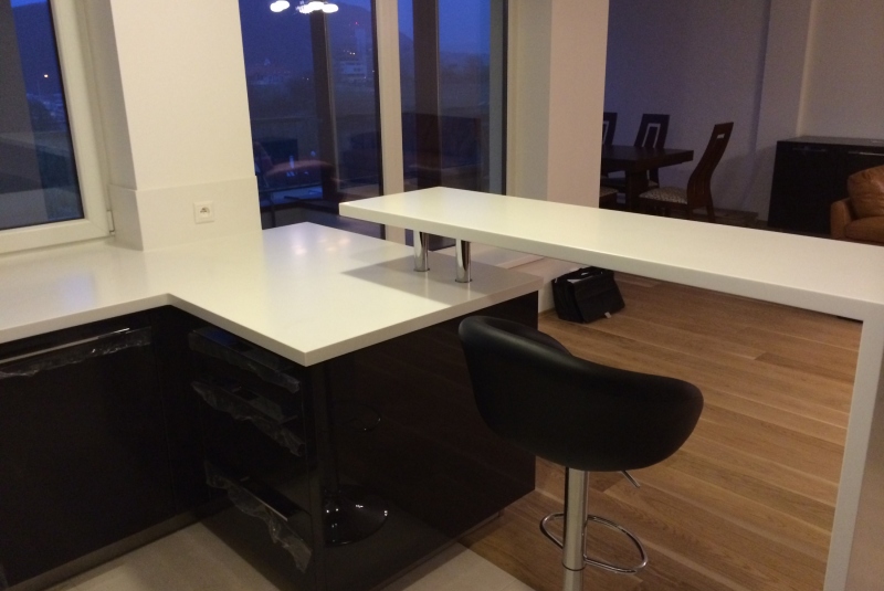 LAK LESK BLACK GRAPHITE / DYHA JABLOŇ / PD CORIAN