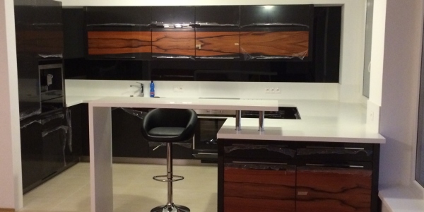 LAK LESK BLACK GRAPHITE / DYHA JABLOŇ / PD CORIAN