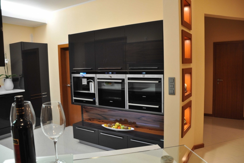 LAK LESK BLACK GRAPHITE / DYHA JABLOŇ / PD SILESTONE