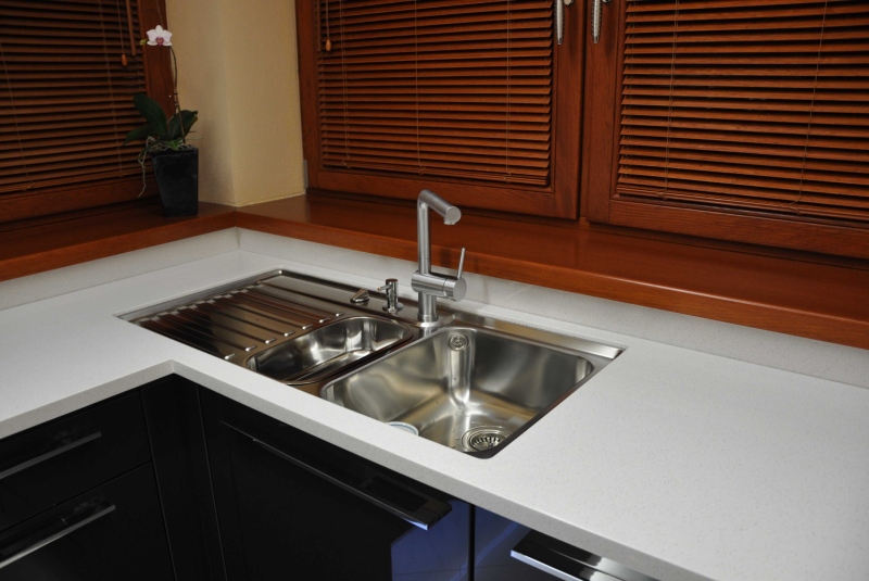 LAK LESK BLACK GRAPHITE / DYHA JABLOŇ / PD SILESTONE