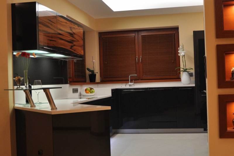 LAK LESK BLACK GRAPHITE / DYHA JABLOŇ / PD SILESTONE
