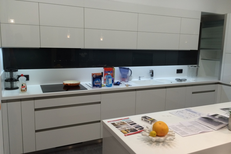 TOP ACRYLA WHITE / PD CORIAN 