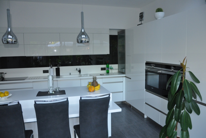 TOP ACRYLA WHITE / PD CORIAN 