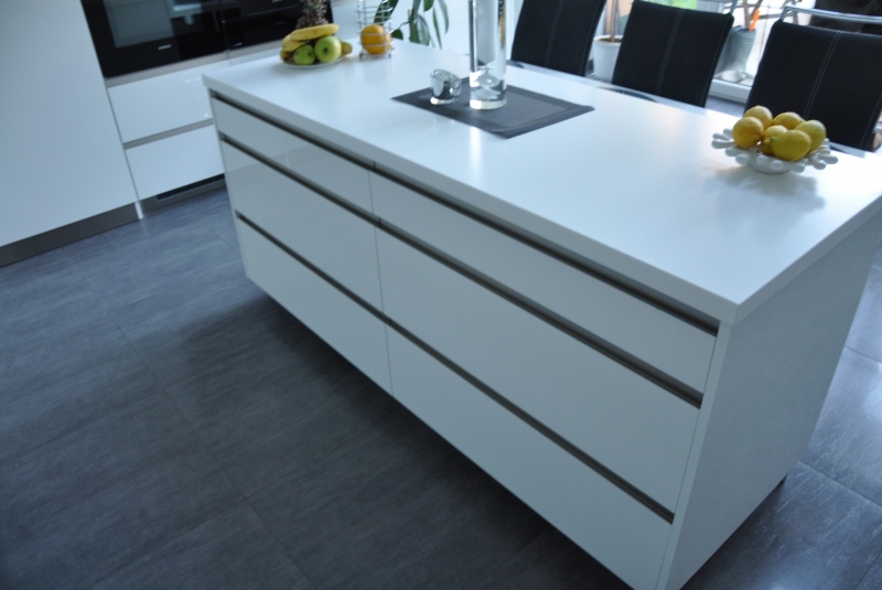 TOP ACRYLA WHITE / PD CORIAN 
