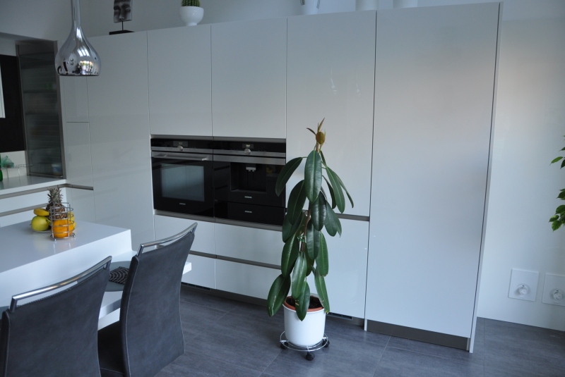 TOP ACRYLA WHITE / PD CORIAN 