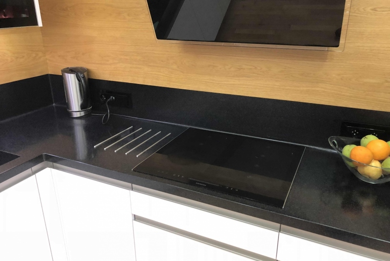TOP FUTURO BIELA / PD CORIAN