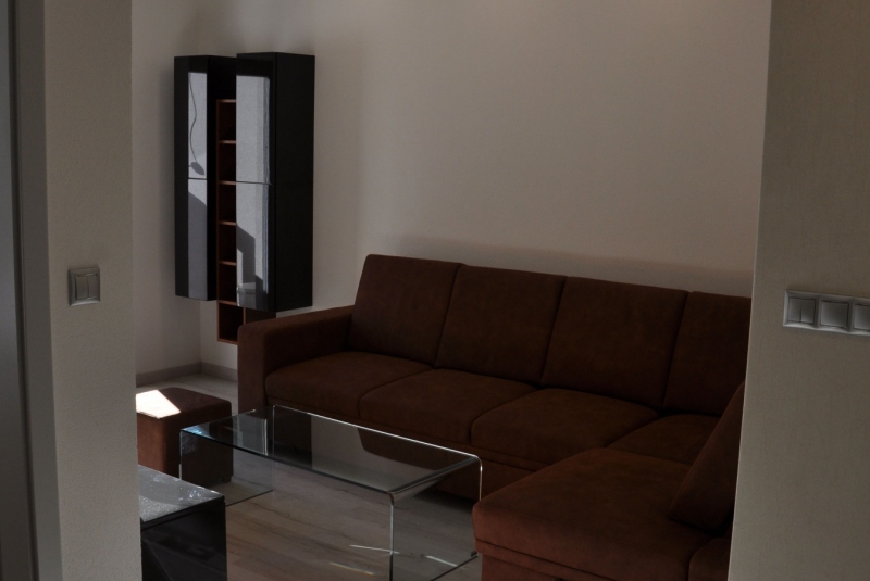 LAK LESK BLACK GRAPHITE / DYHA JABLOŇ / PD CORIAN