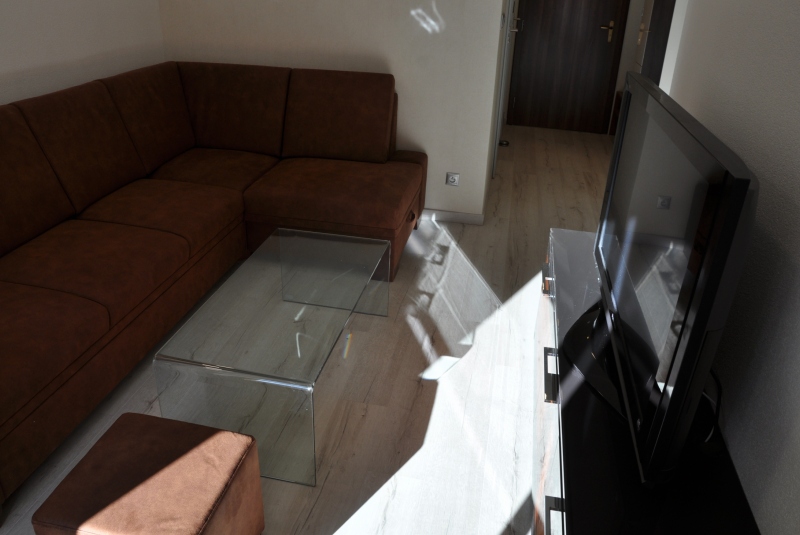 LAK LESK BLACK GRAPHITE / DYHA JABLOŇ / PD CORIAN
