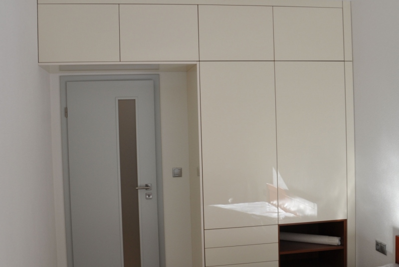 LAK LESK BLACK GRAPHITE / DYHA JABLOŇ / PD CORIAN