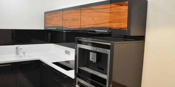 LAK LESK BLACK GRAPHITE / DYHA JABLOŇ / PD CORIAN